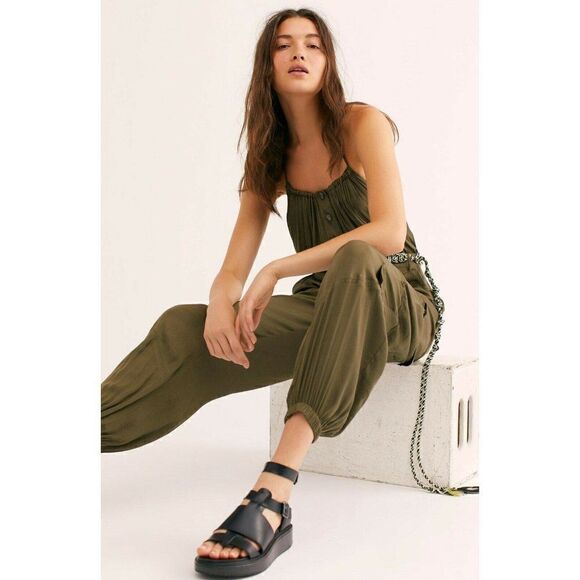 NEW FREE PEOPLE Sz XS OLIVIERA UTILITY HALTER CARGO JUMPSUIT JUMPER ARMY GREEN - Picture 2 of 5